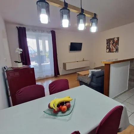 With Parking Space - 18968 Apartman Novi Vinodolski