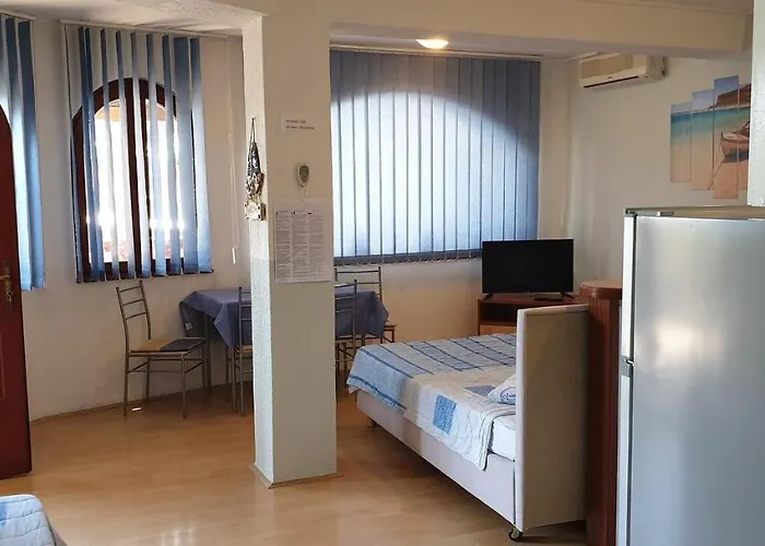 With Parking Space - 18968 Apartment *
