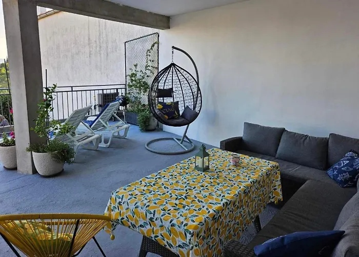Apartment With Parking Space - 18968 *